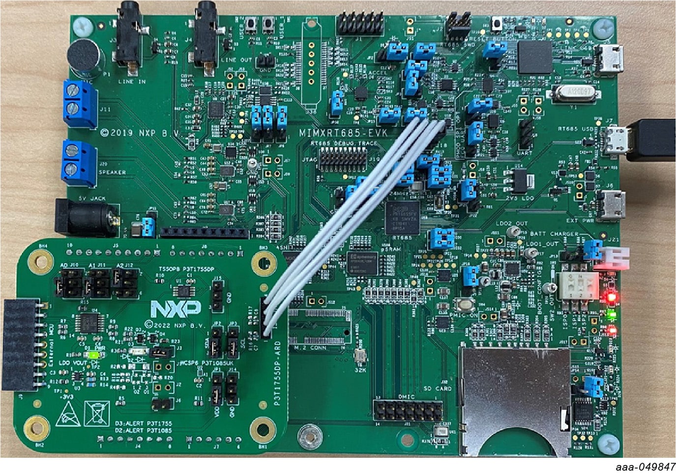 P3T1755DP-ARD评估板连接到MIMXRT685-EVK MCU板